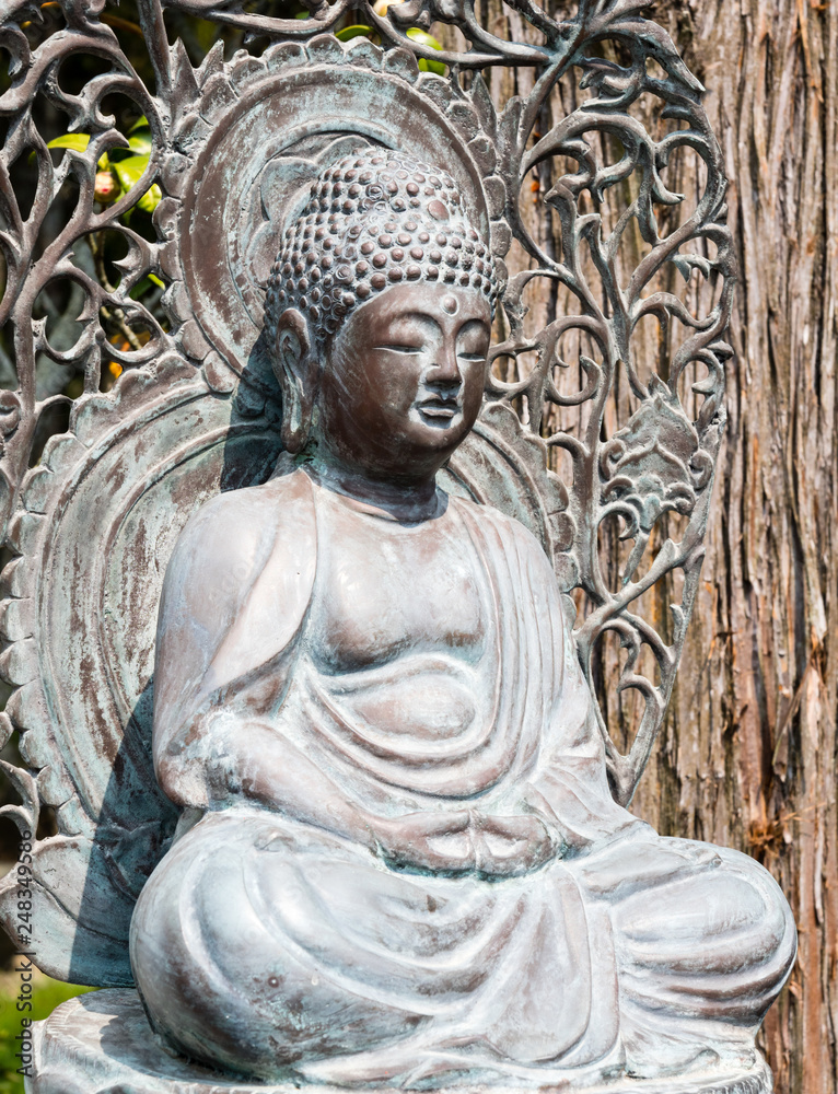 Bronze Japanese style statue of sitting Buddha