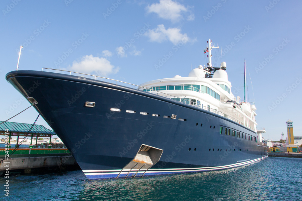 Luxury Yacht In Nassau