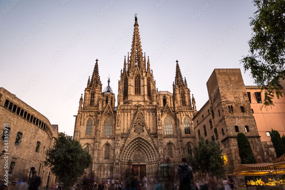 Fototapeta premium Main facade of the gothic Cathedral of Barcelona