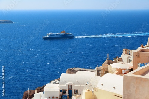 Fototapeta Naklejka Na Ścianę i Meble -  Santorini island ferry ship