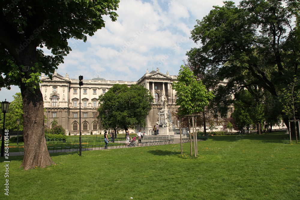 Obraz premium palace in park