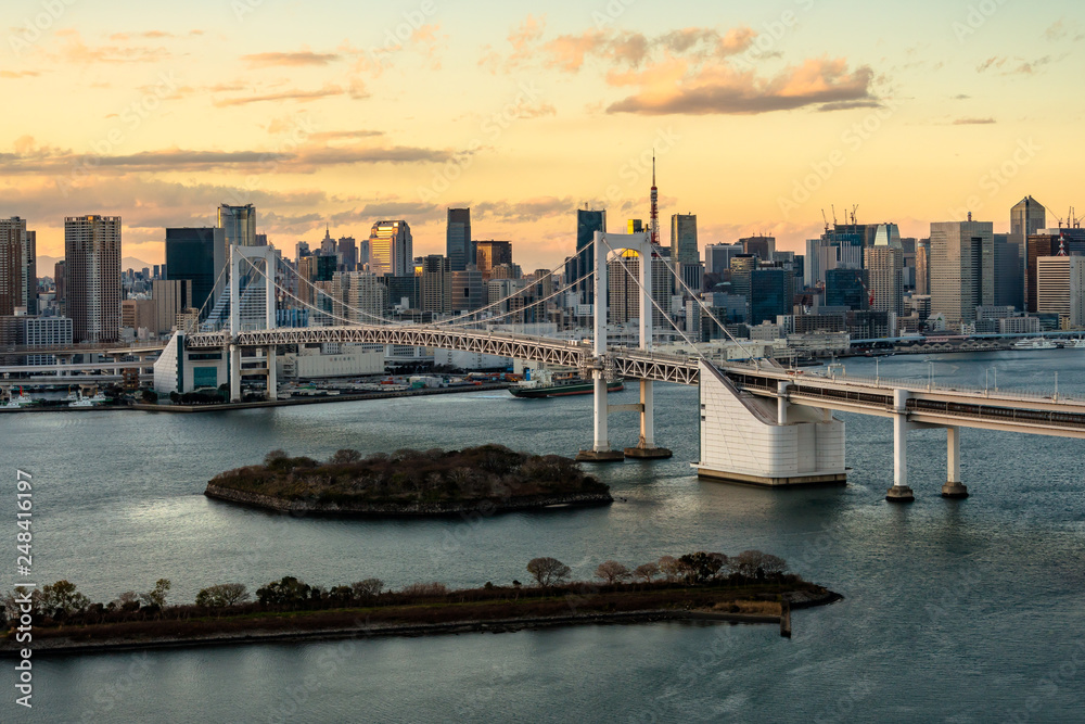 Naklejka premium 東京の都市風景 東京湾の夕焼け１