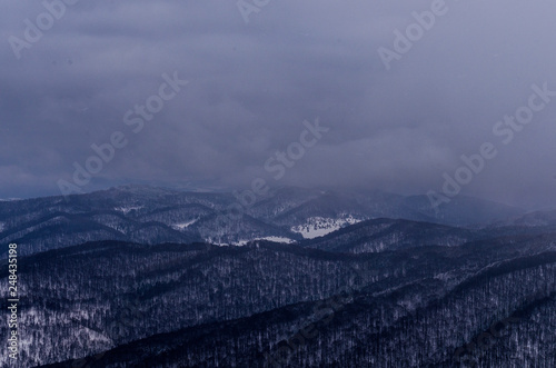 Fototapeta Naklejka Na Ścianę i Meble -  zimowa panorama Bieszczady 