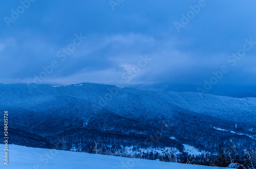Fototapeta Naklejka Na Ścianę i Meble -  zimowa panorama bieszczady 