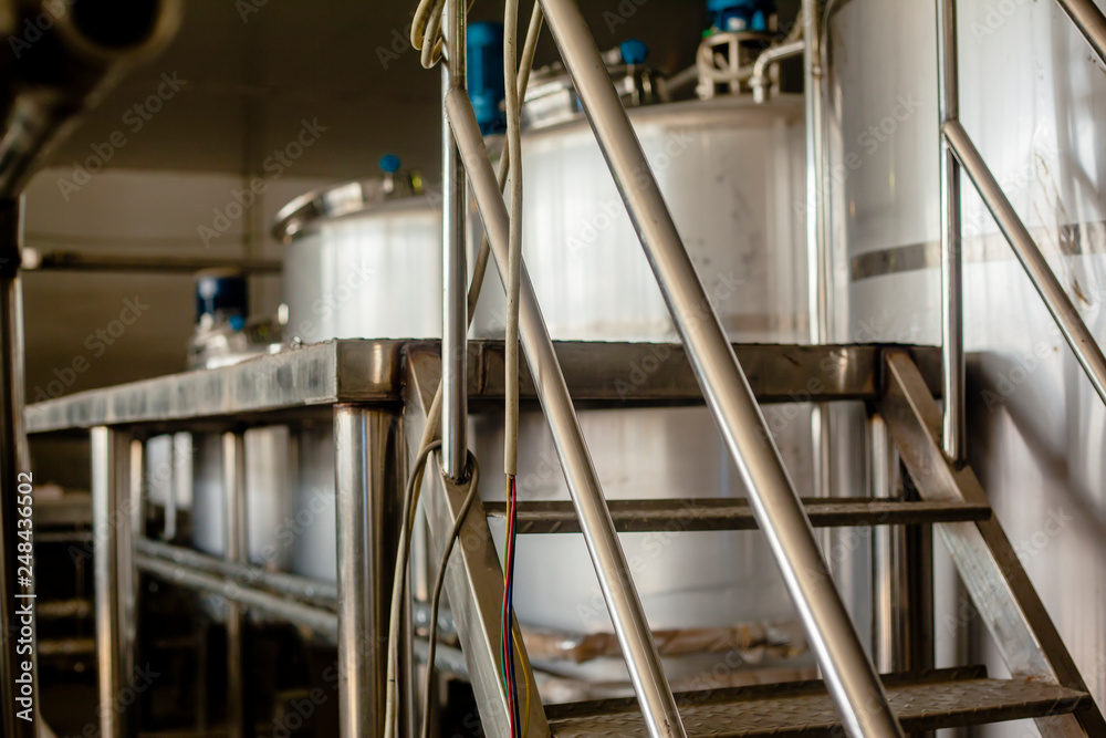 Obraz premium Brewing mechanisms consisting of pipes and gauges