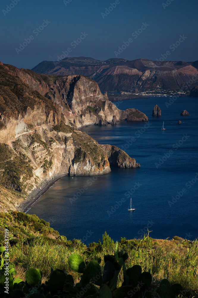 Lipari, Quattrocchi, Blick auf die Insel Vulcano, Spiaggia Valle Muria, Liparische Inseln, Sizilien, Italien, < english> Lipari, Quattrocchi,  Eolic Islands, Sicily, Italy