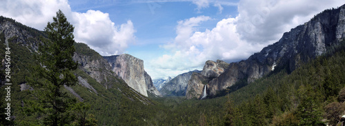 panoramic view over yosemite national park