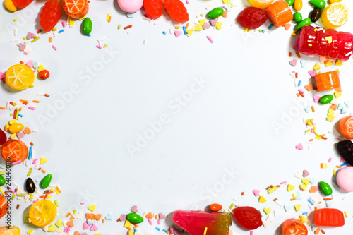 Fototapeta Naklejka Na Ścianę i Meble -  아름답고 다채로운 색의 사탕들