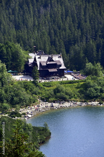 Fototapeta Naklejka Na Ścianę i Meble -  Tatrzański Park Narodowy, schroniska w Tatrach