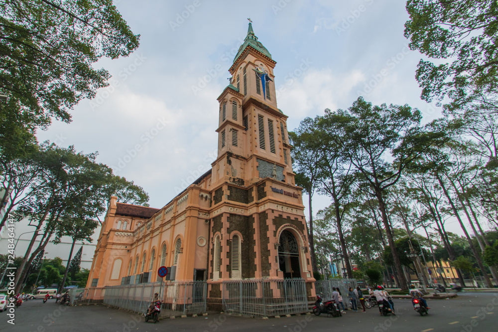 ベトナム　ホーチミン　教会