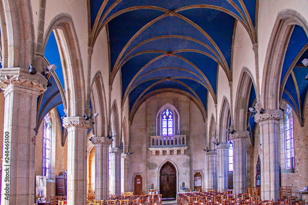Plonévez-Porzay. Intérieur de l'église saint Milliau. Bretagne. Finistère
