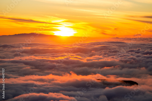 Sonnenuntergang über den Wolken © Denis Feldmann
