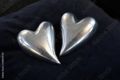 zwei Herzen in Silber für silberne Hochzeit - two hearts silver - silverwedding photo