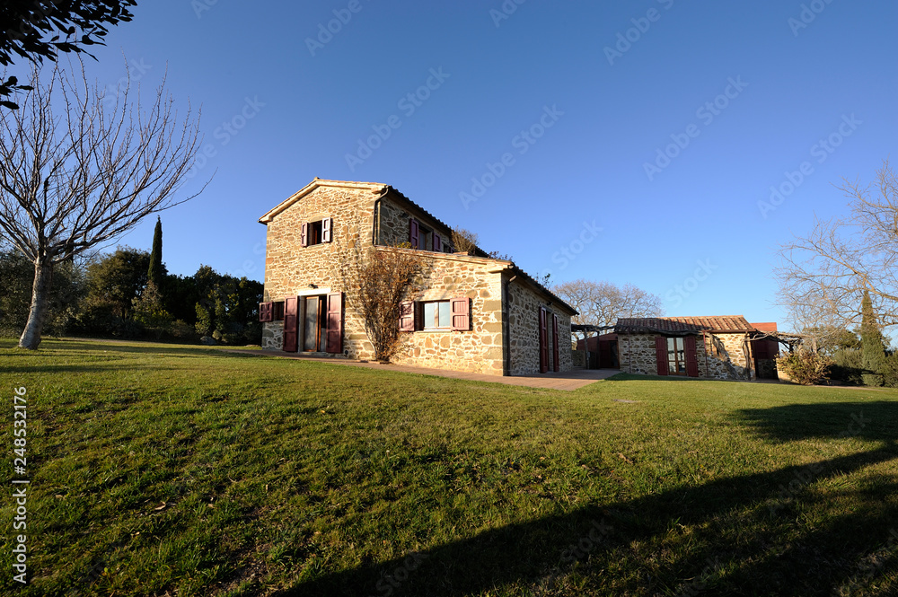 Tipico casale toscano in pietra Tipico casale toscano in pietra