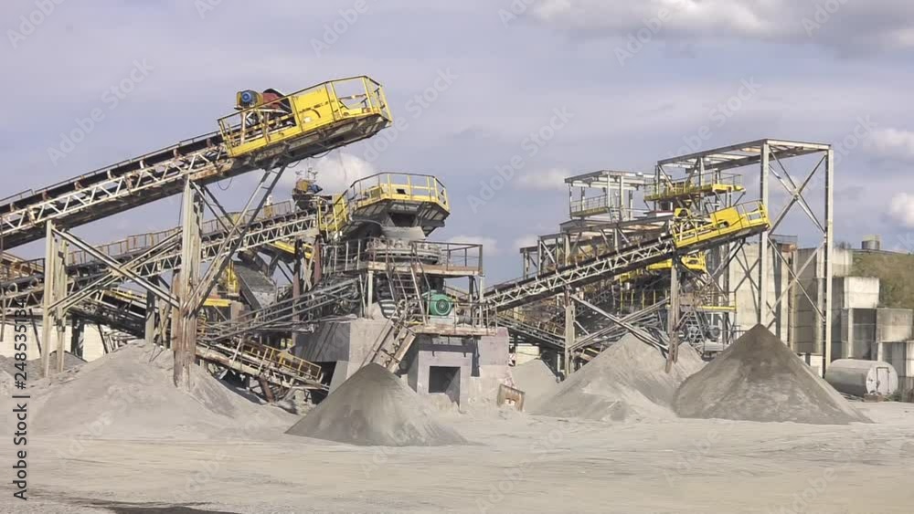 Crushing machinery, cone type rock crusher, conveying crushed granite