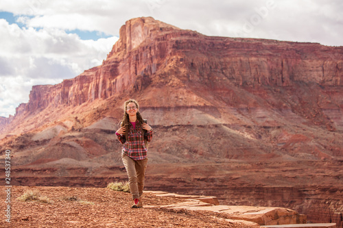 Woman travels to America on the Colorado river observation deck