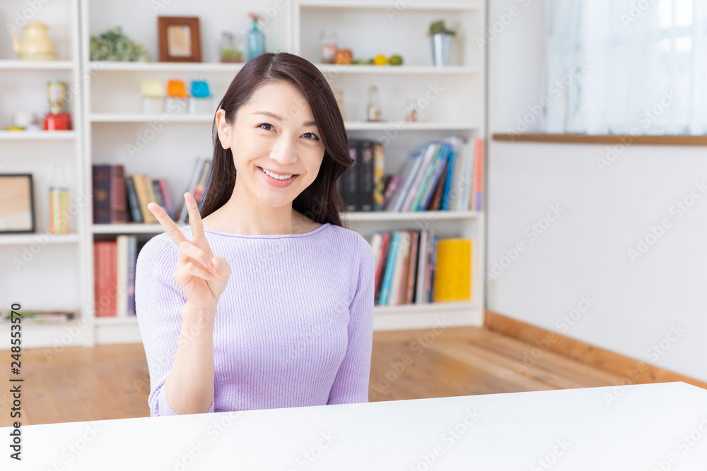 笑顔の女性 笑顔の女性