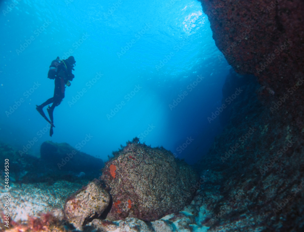 Fototapeta premium Scuba Diving Malta - Comino Caves Boat Diving