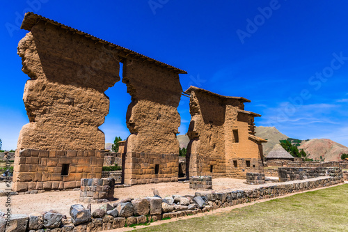 Stone pillars Raqch'i to the Andes