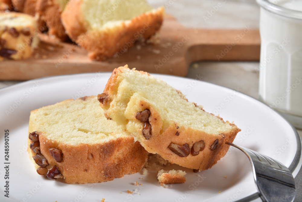 Gourmet pound cake with milk