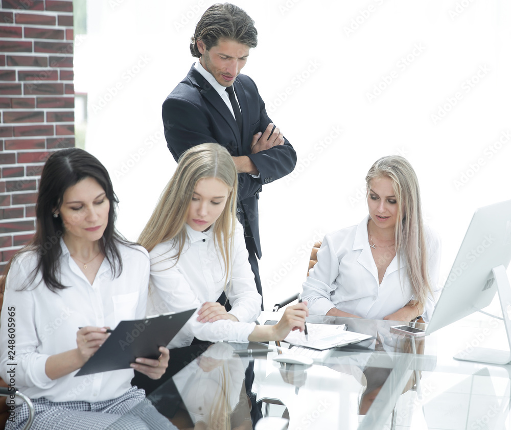 Fototapeta premium business colleagues working with documents in the office