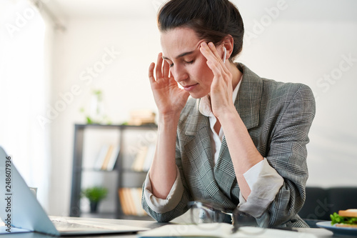 Εκτύπωση καμβά Stressed Businesswoman at Work