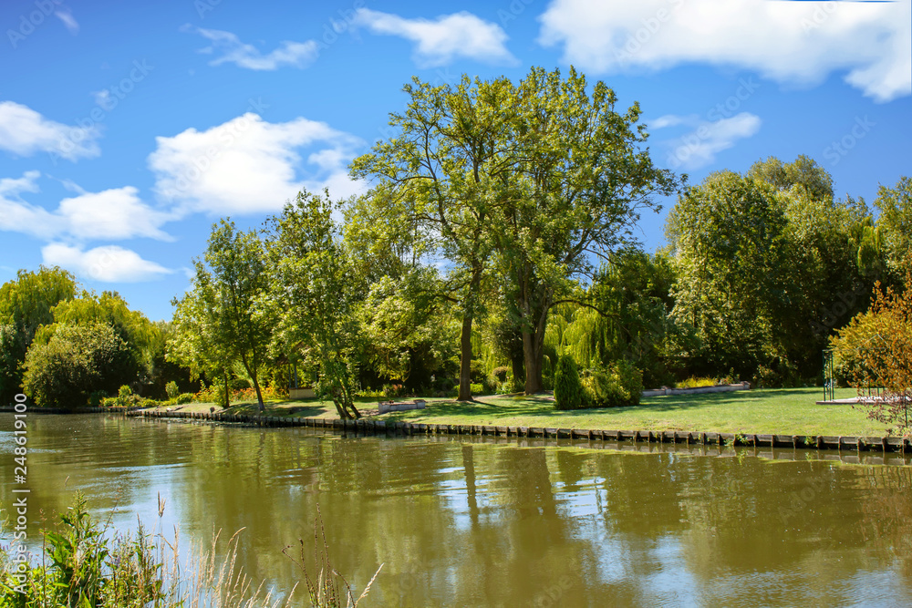 Amiens. La rivière Somme. Picardie. Somme