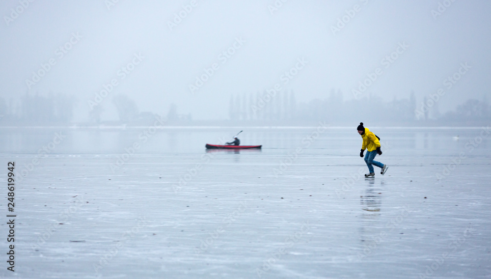 Naklejka premium Eislaufen auf dem Bodensee