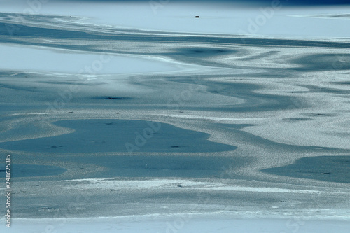 山中湖、冬の湖面、氷模様、冬の山中湖、ブルーの湖面