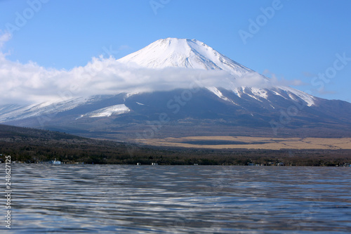 冬の富士山、雲、1月の富士山、山中湖、快晴富士、冬富士