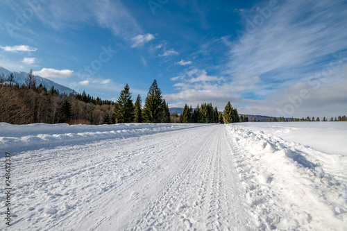 droga w śniegu