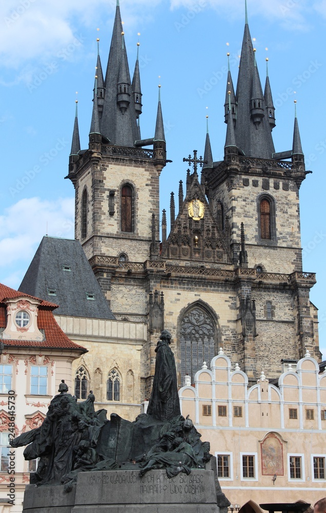 Praha tower cathedral castle 