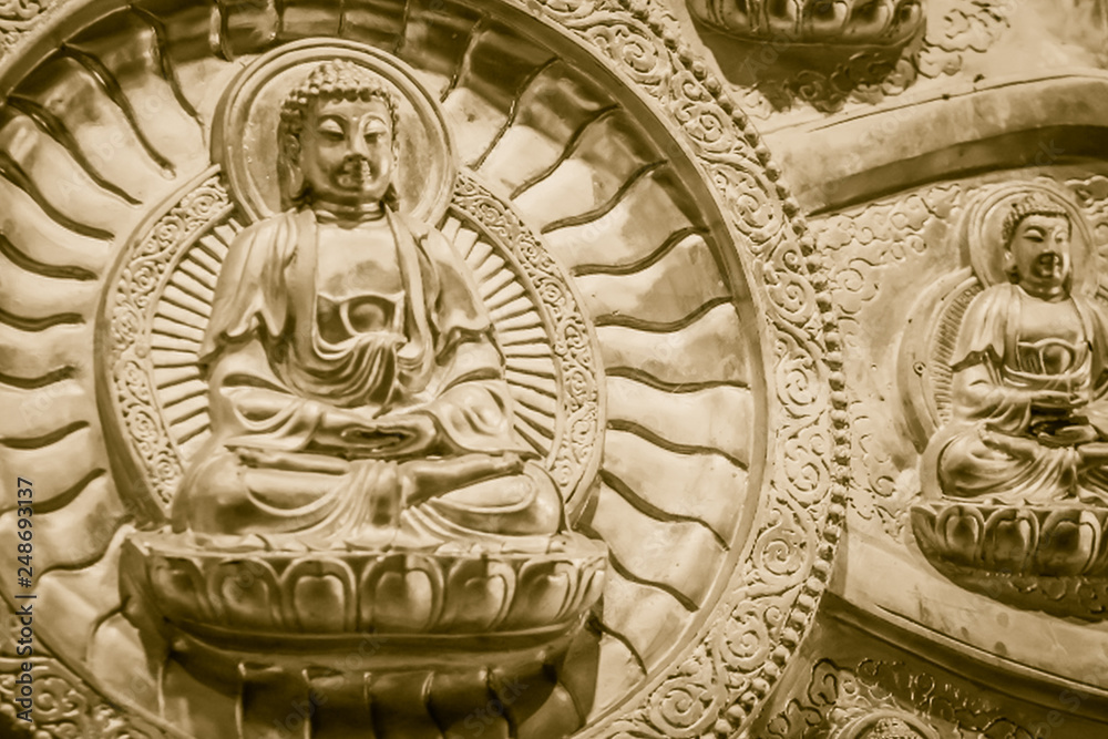 Beautiful Rows Of Golden Buddha Statues, Buddha series on the walat Wat Leng Nei Yi 2 in Nonthaburi, Thailand Beautiful Rows Of Golden Buddha Statues, Buddha series on the walat Wat Leng Nei Yi 2 in Nonthaburi, Thailand