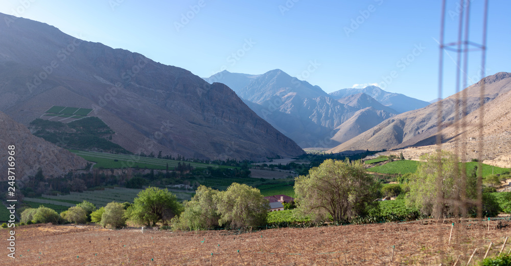 Naklejka premium Elqui Valley at noon