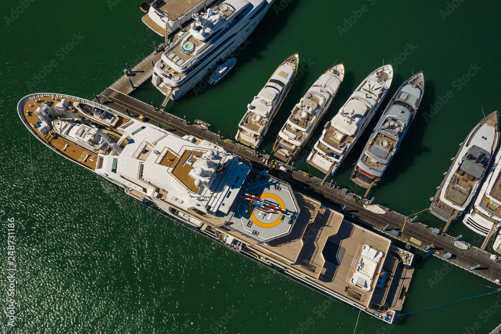 yacht,boat,luxury,rich,wealth,above,aerial,drone,image,photo,drone photography,miami,harbor,bay,marina,florida,usa,