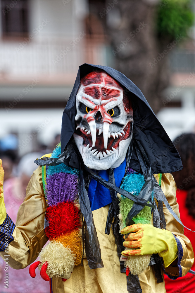 Diable aux longues dents au carnaval de Cayenne, Guyane française