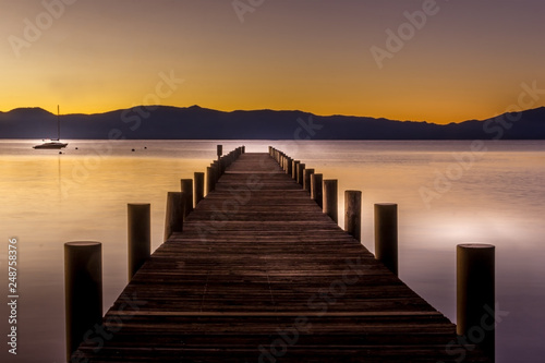Fototapeta Naklejka Na Ścianę i Meble -  Sunrise at Lake Tahoe