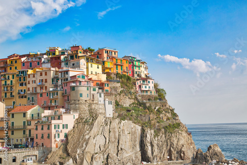 Fototapeta Naklejka Na Ścianę i Meble -  Manarola colorful streets overlooking scenic shoreline