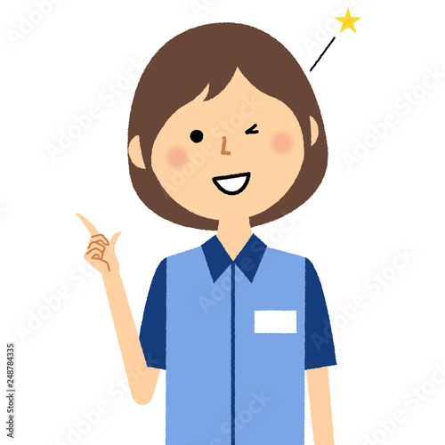 女性店員　指をさす