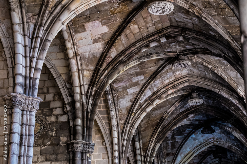 Plafond en voutes dans le cloitre de la cathédrale Sainte Croix, Barcelone