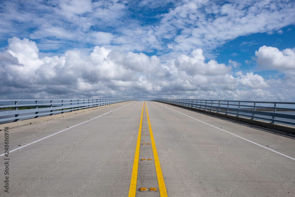 Fototapeta premium Highway to the sky