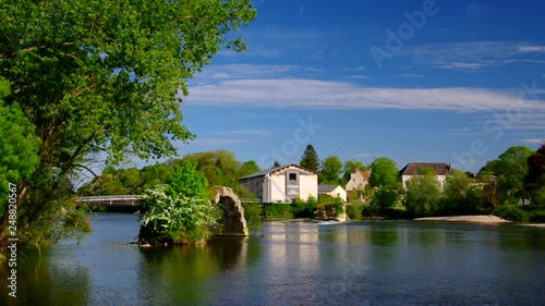 Dole roemische Bruecke und Fluss Doubs in Frankreich photo