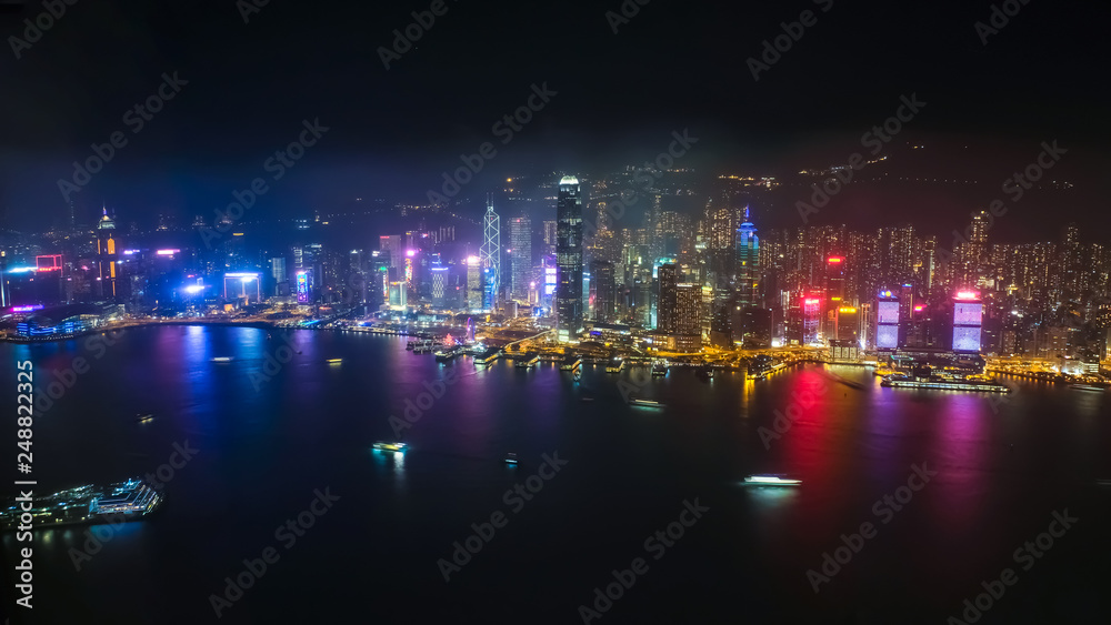 Fototapeta premium 香港 スカイ100（環球貿易広場）からの夜景