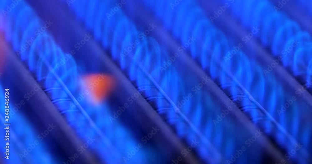 Ignition and burning of natural gas in water heater furnace 4K_3020
