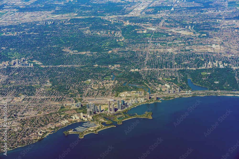 Fototapeta premium Aerial view of the Humber Bay Park East and Toronto area cityscape