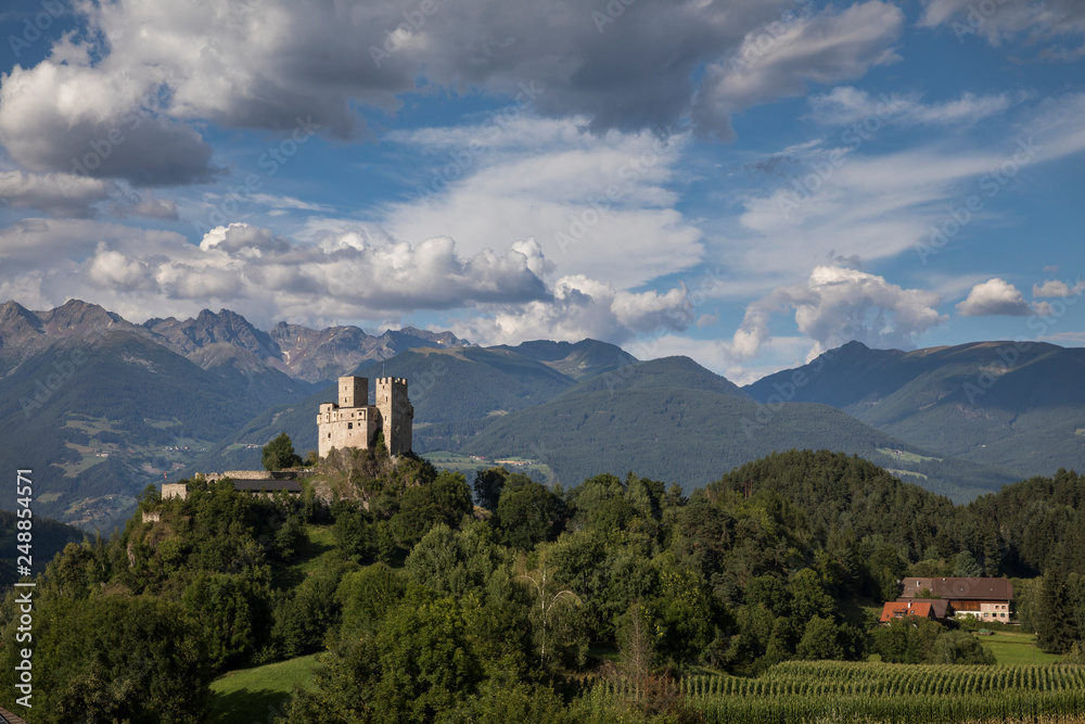 Festungsanlage in den Dolomiten - Südtirol Festungsanlage in den Dolomiten - Südtirol