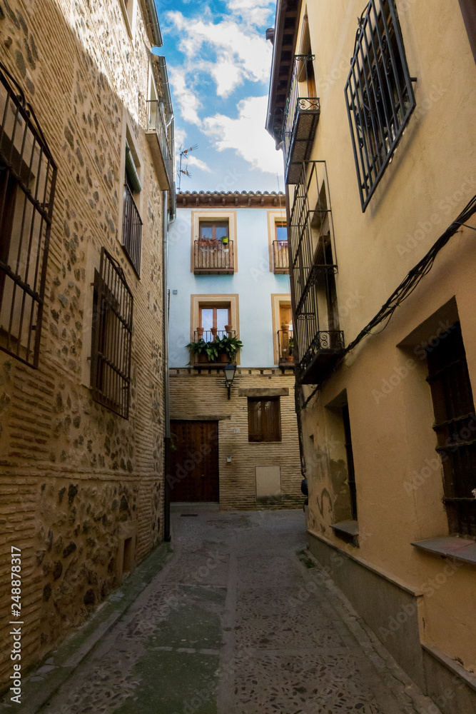 Fototapeta premium Blue house in Toledo
