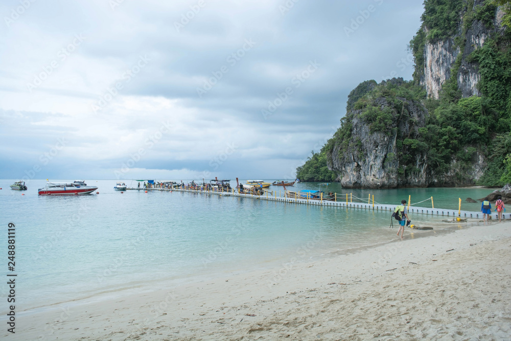 Obraz premium sea and beach in Krabi, Thailand