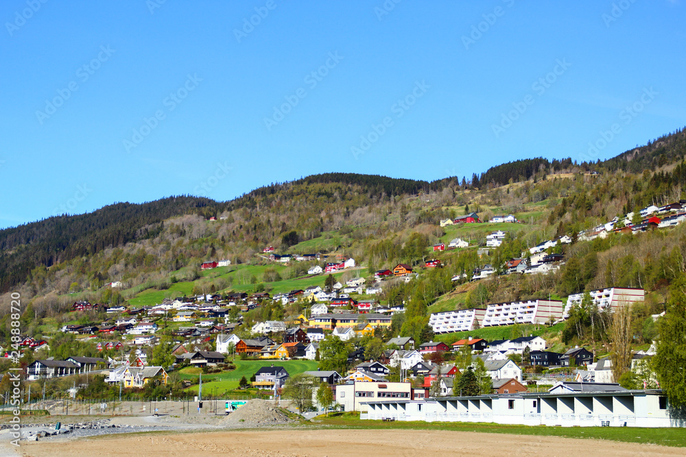 노르웨이의 소도시 보스(Voss)의 동화속 마을 같은 풍경