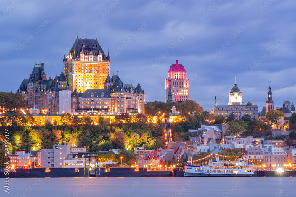 Night view of the Quebec city skyline with Fairmont Le Château Frontenac